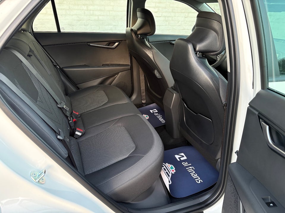 Kia Niro 64 EV Access 5d