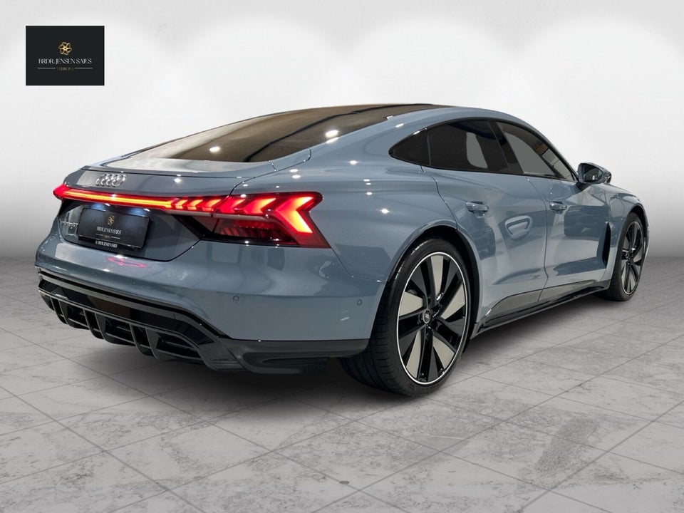 Audi e-tron GT quattro 4d