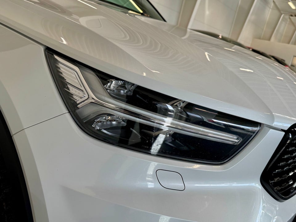 Volvo XC40 2,0 D4 190 R-Design aut. AWD 5d