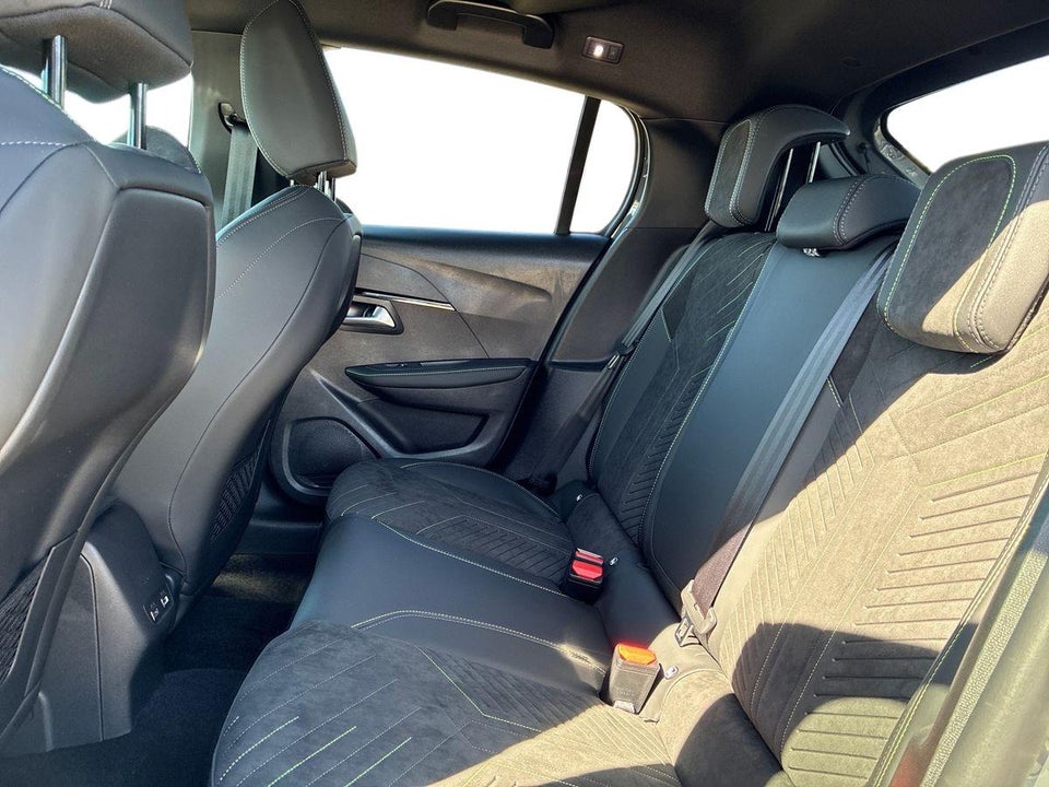 Peugeot e-208 54 GT Pack 5d