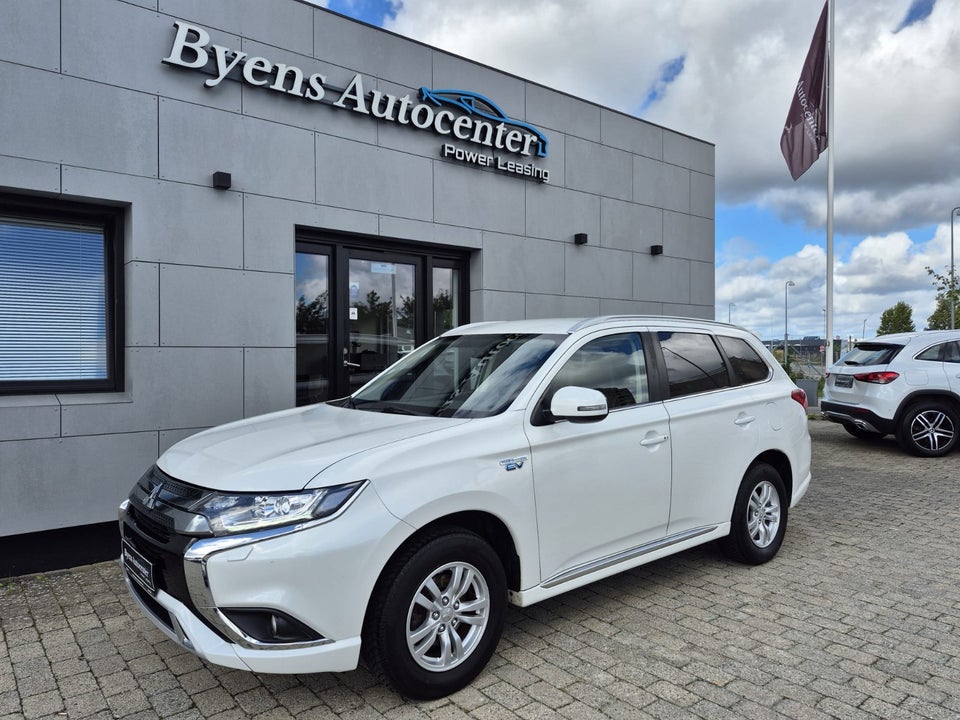 Mitsubishi Outlander 2,4 PHEV Inform+ CVT 4WD 5d