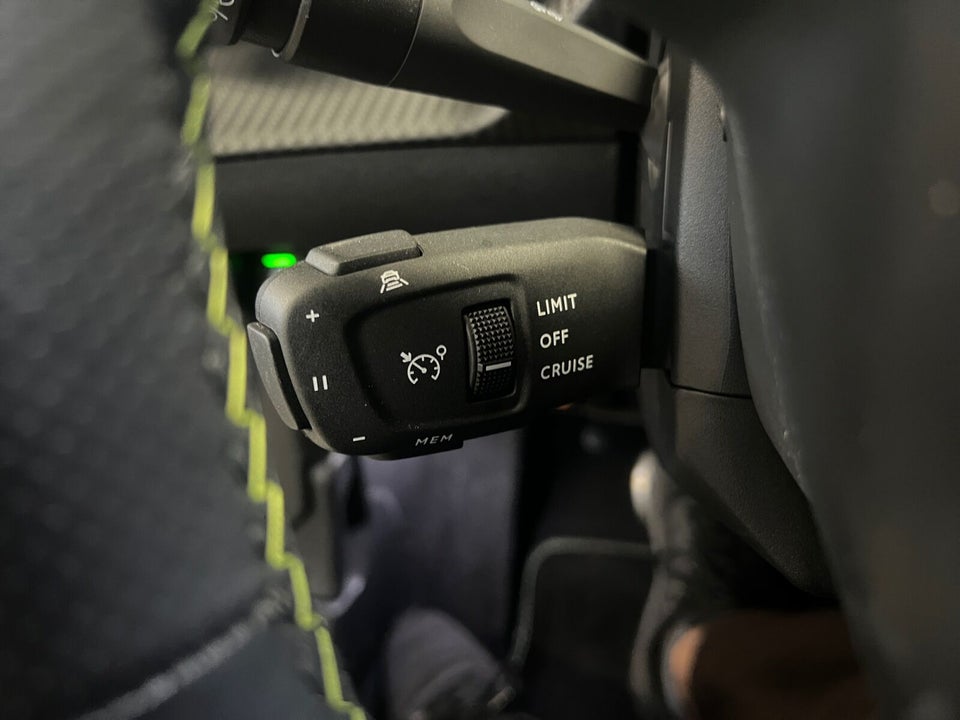 Peugeot e-208 50 GT 5d