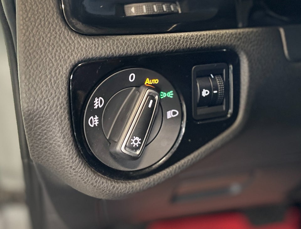 VW Golf VII 1,4 TSi 140 Highline 3d