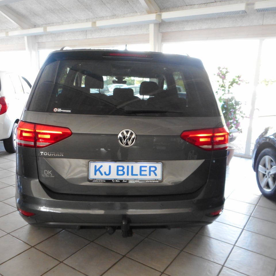 VW Touran 1,6 TDi 115 IQ.Drive DSG 7prs 5d