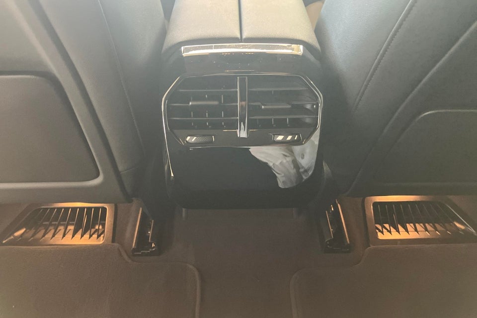 BMW iX xDrive40 Sport 5d