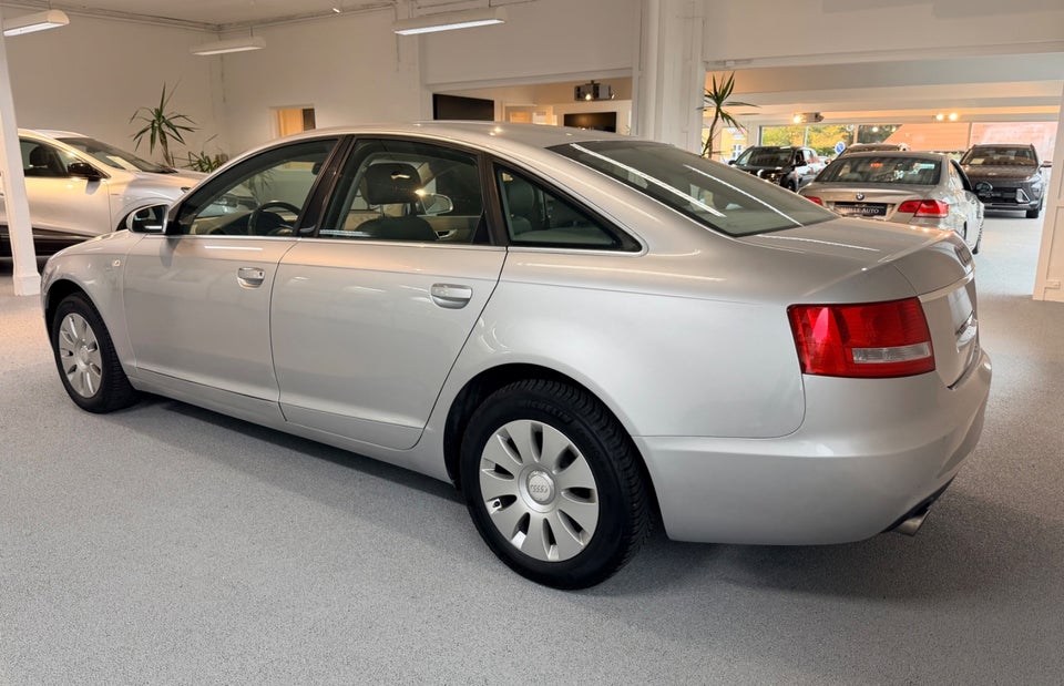 Audi A6 2,4 V6 4d
