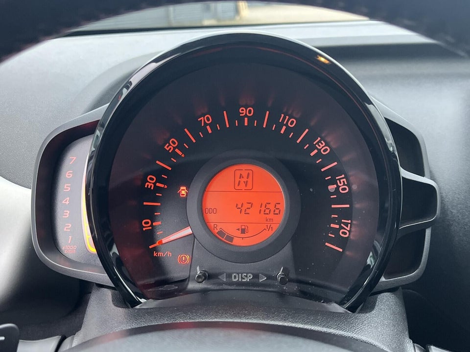 Toyota Aygo 1,0 VVT-i x-play x-shift 5d