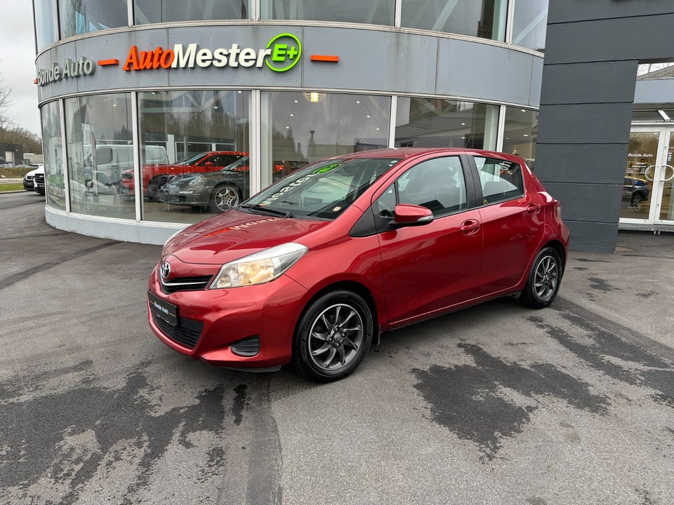 Toyota Yaris 1,3 VVT-i T2 5d