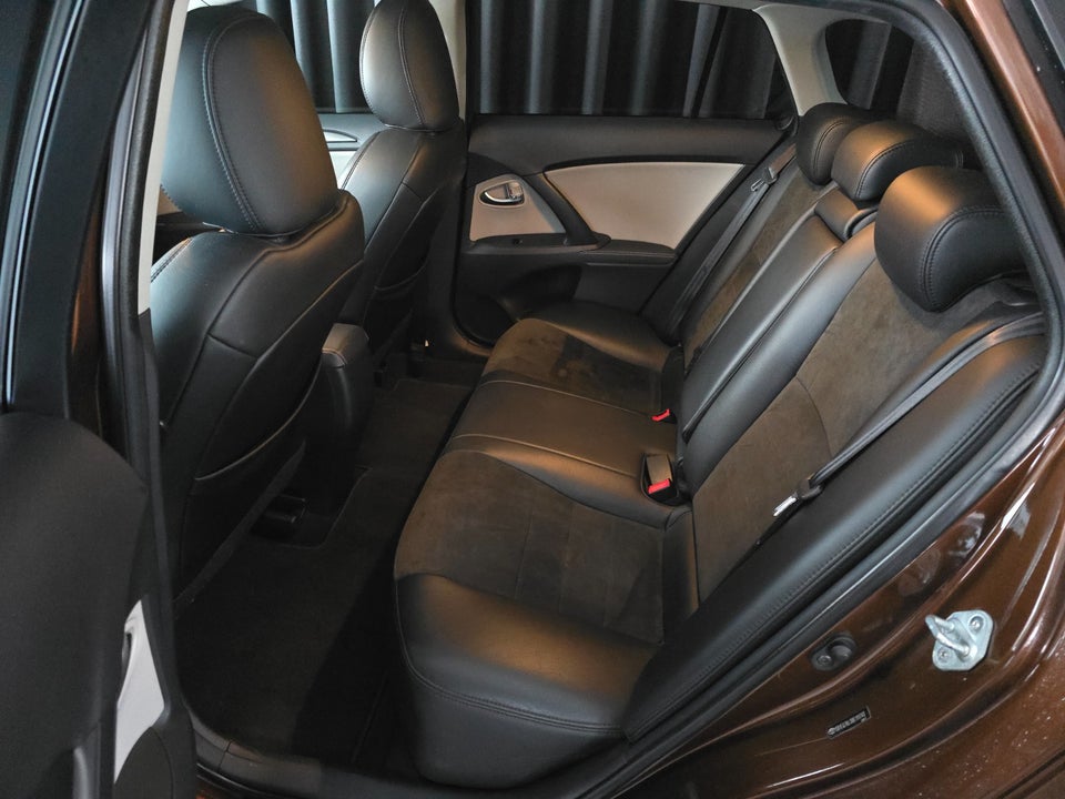 Toyota Avensis 1,8 VVT-i T2 Premium Touring Sports MDS 5d