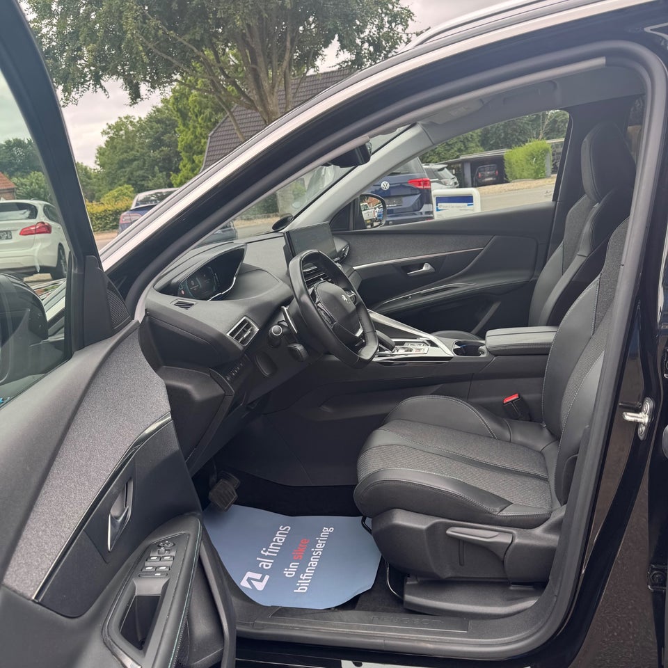 Peugeot 3008 1,6 Hybrid First Selection EAT8 5d