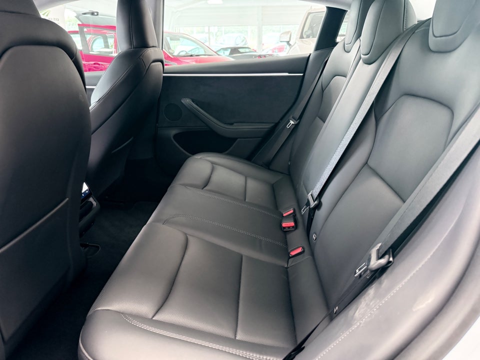 Tesla Model 3 Long Range AWD 4d