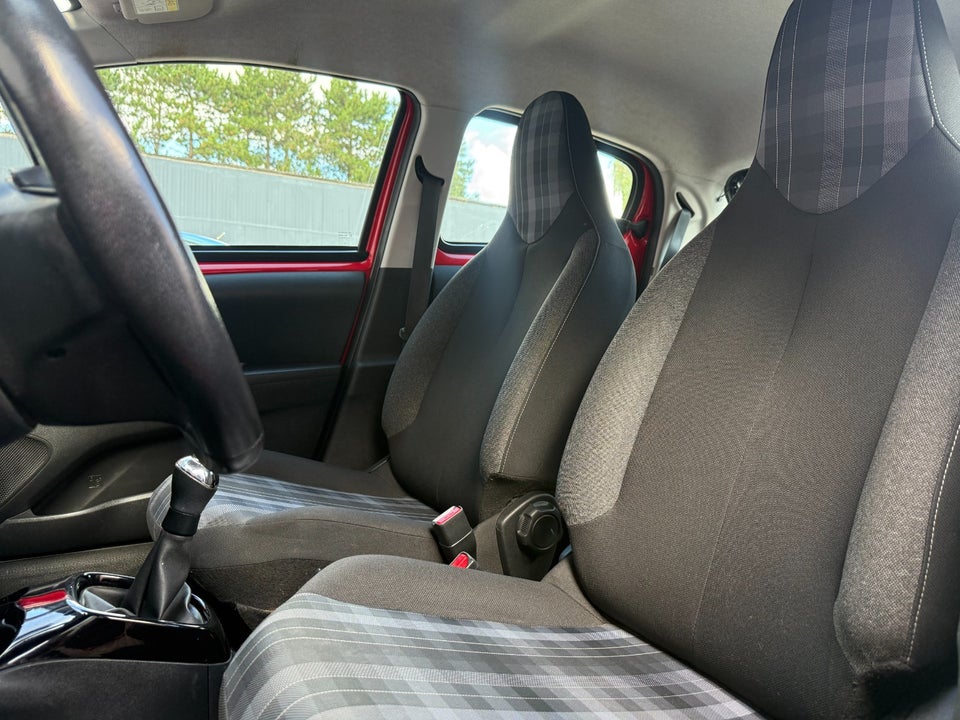 Peugeot 108 1,0 e-VTi 69 Allure+ 5d