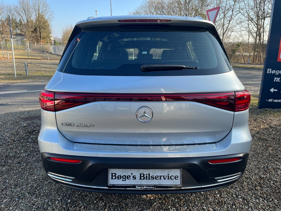 Mercedes EQB250+ Progressive 5d