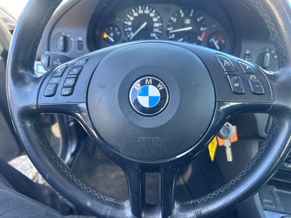 BMW 520i 2,2  4d