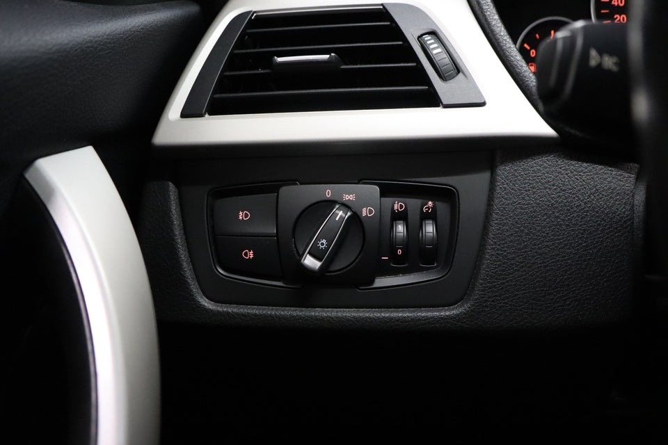 BMW 318d 2,0 Touring 5d