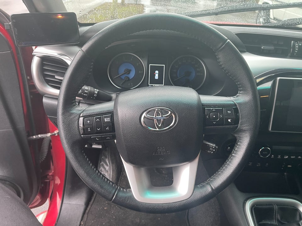 Toyota HiLux 2,4 D-4D 150 T3 Db.Kab 4x4 4d