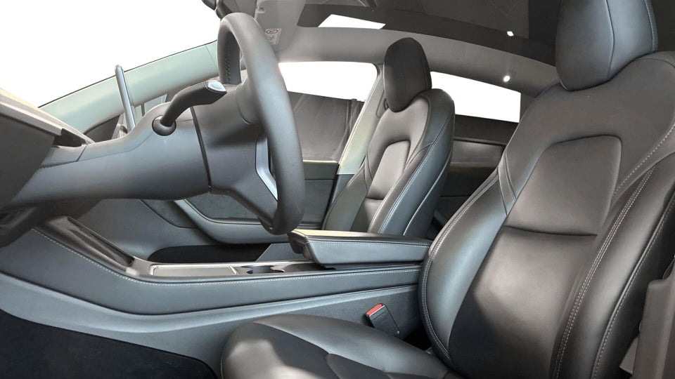 Tesla Model Y Long Range AWD 5d