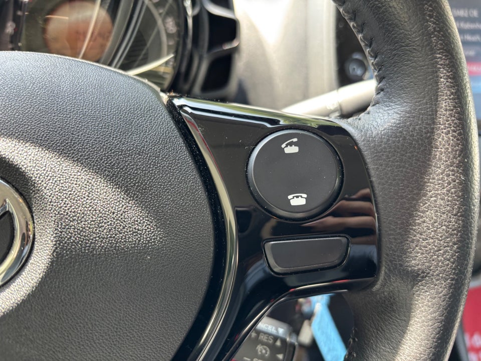 Toyota Aygo 1,0 VVT-i x-press 5d