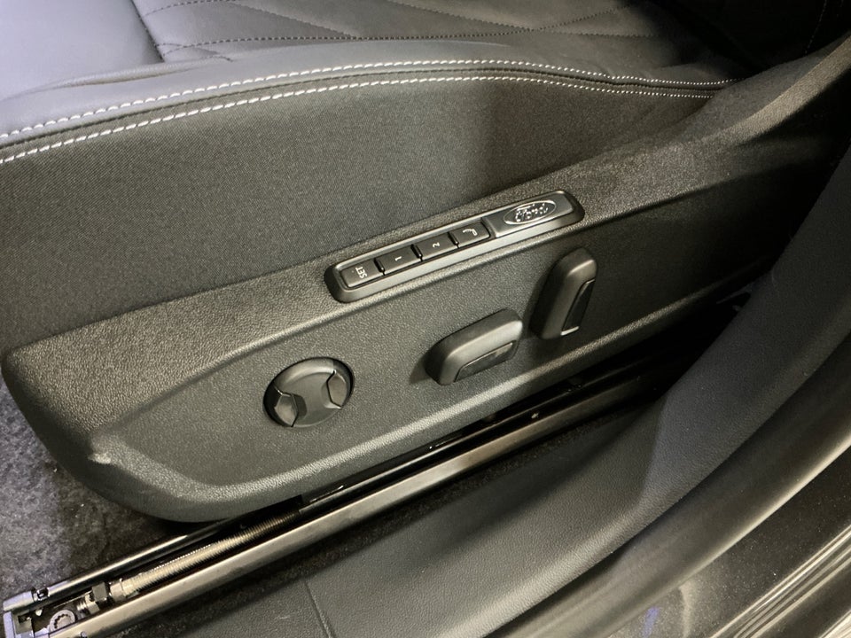 Ford Explorer 77 Premium Extended Range 5d