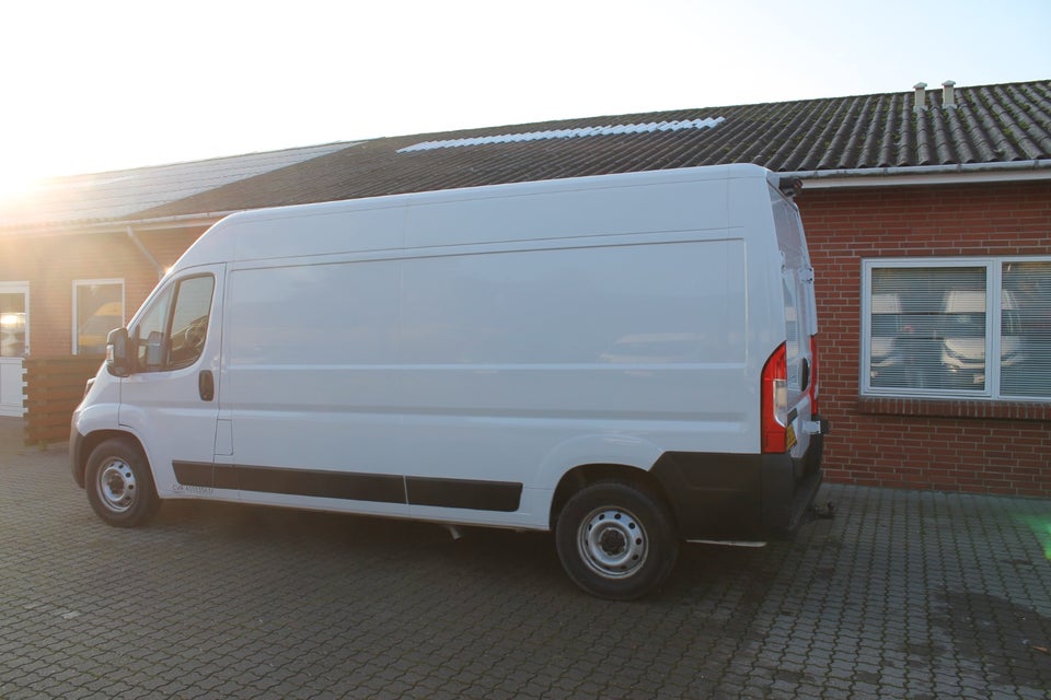 Fiat Ducato 35 2,2 MJT 140 Kassevogn L3H2 Pro+ aut.