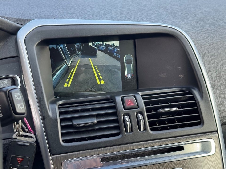 Volvo XC60 2,4 D5 215 Momentum aut. AWD Van 5d