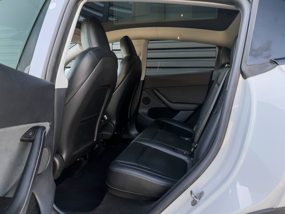 Tesla Model Y Long Range AWD 5d