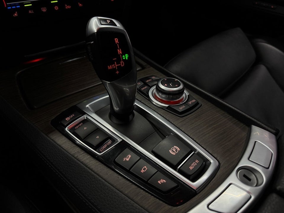 BMW 750i 4,4 xDrive Steptr. 4d