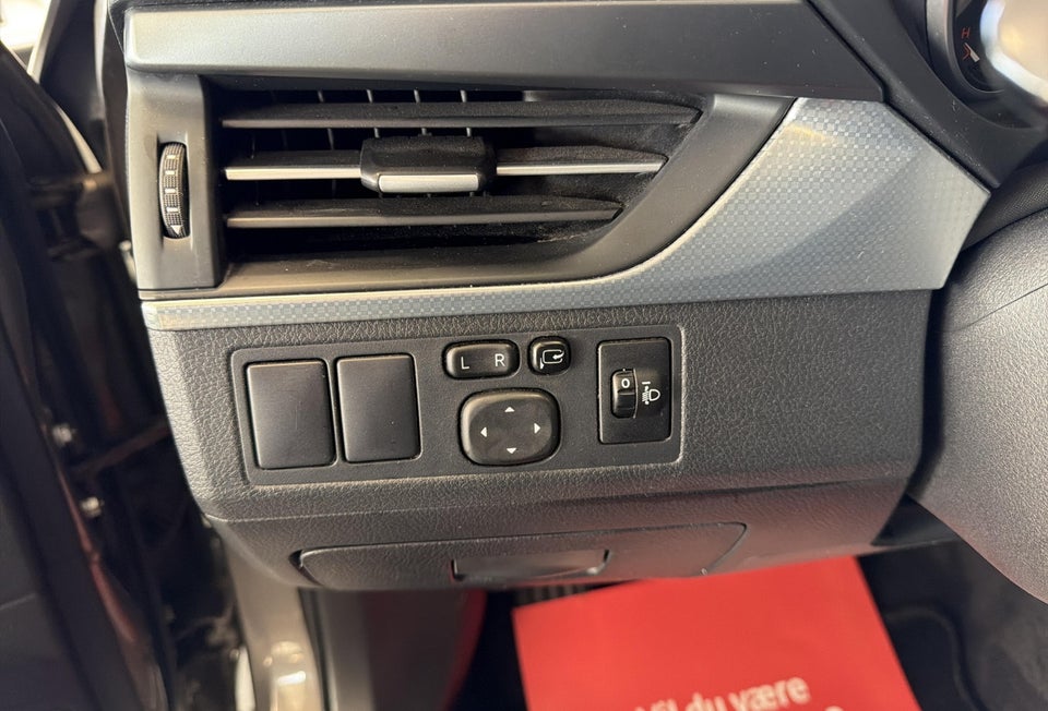 Toyota Avensis 1,8 VVT-i T2 Touring Sports 5d