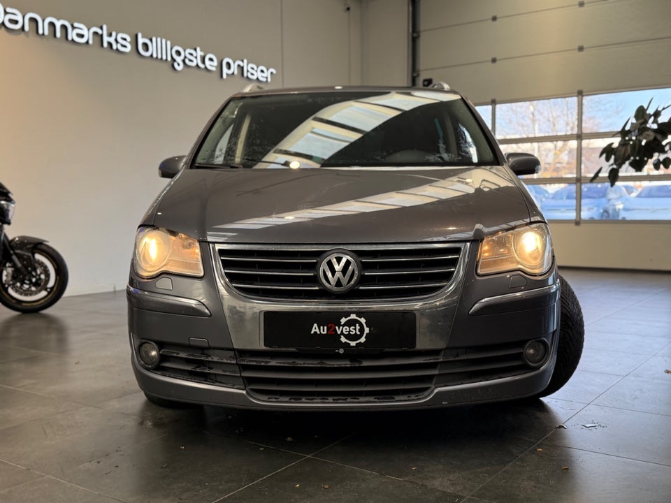 VW Touran 2,0 TDi 136 Trendline DSG Van 5d