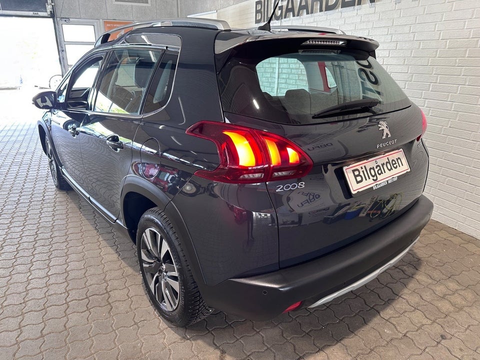 Peugeot 2008 1,2 e-THP 110 Allure 5d