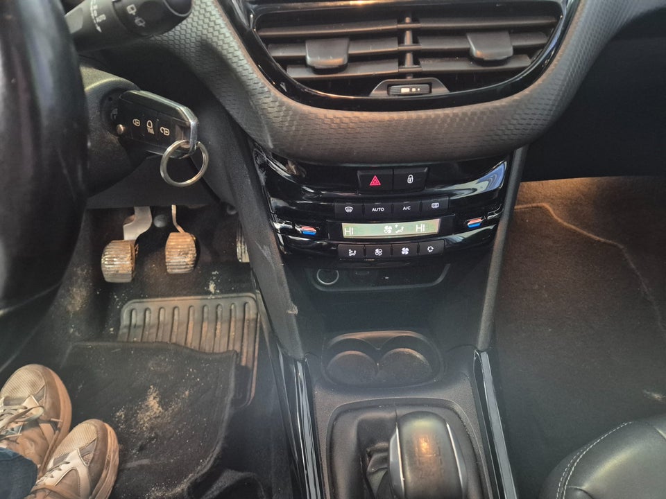 Peugeot 2008 1,6 BlueHDi 100 Active 5d