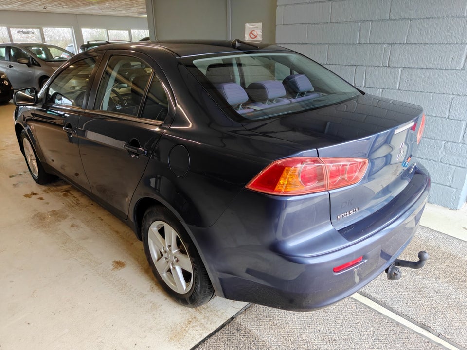 Mitsubishi Lancer 1,8 Invite SportSedan 4d