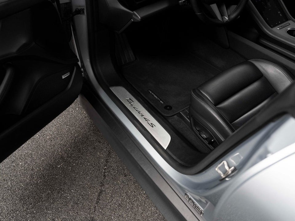 Porsche Taycan 4S Performance+ 4d