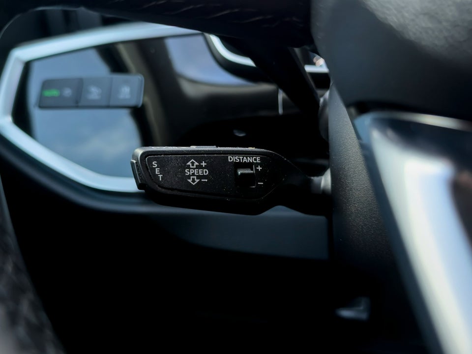 Audi Q3 45 TFSi e Attitude plus S-tr. 5d