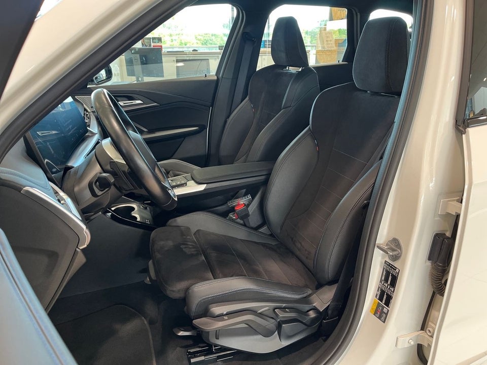 BMW iX1 xDrive30 Charged M-Sport 5d