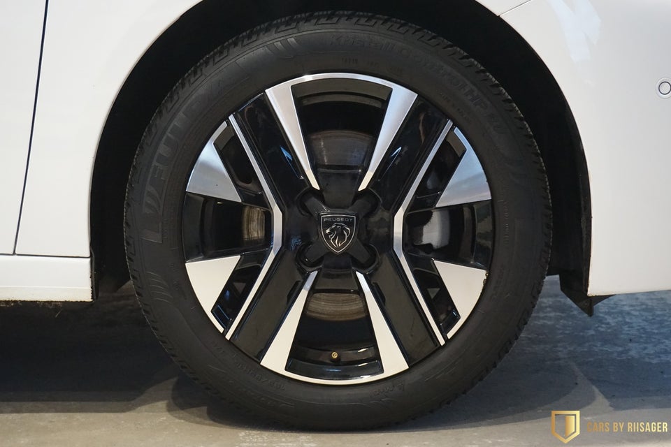 Peugeot 208 1,2 PureTech 100 Allure+ 5d