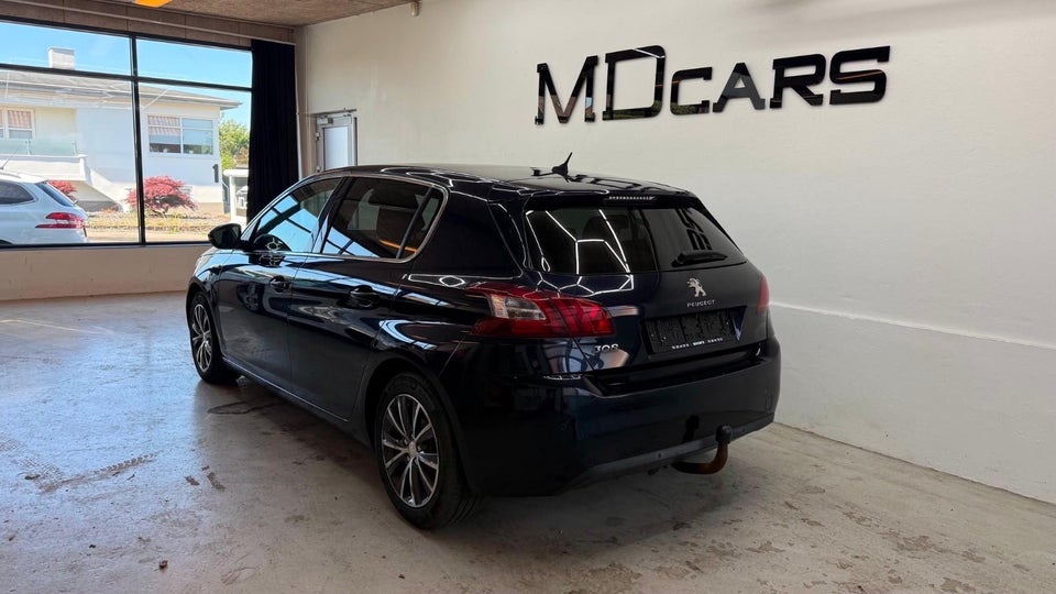 Peugeot 308 1,2 e-THP 130 Allure Sky 5d