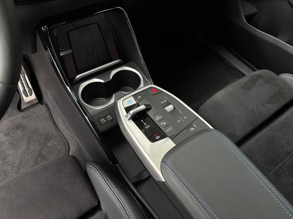 BMW iX2 eDrive20 Fully Charged M-Sport 5d