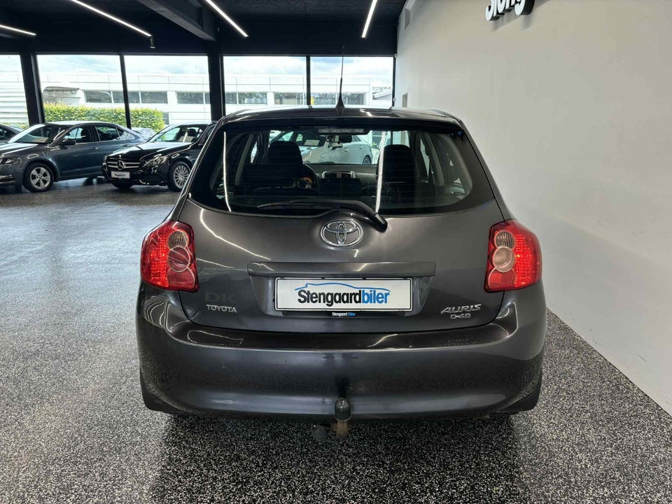 Toyota Auris 2,0 D-4D Luna 5d