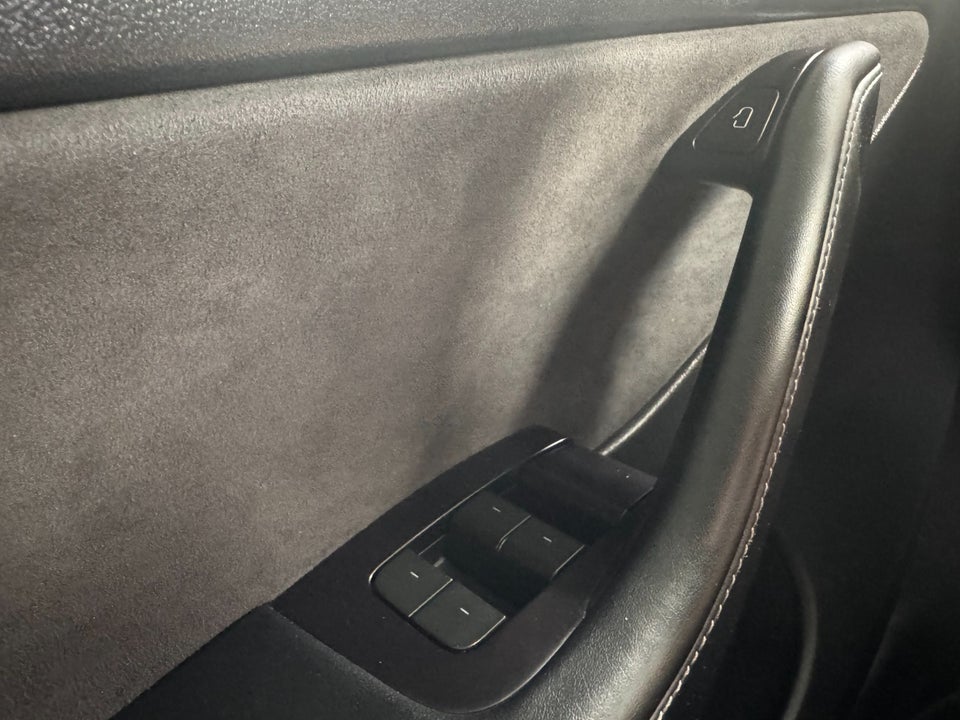 Tesla Model Y Long Range AWD 5d
