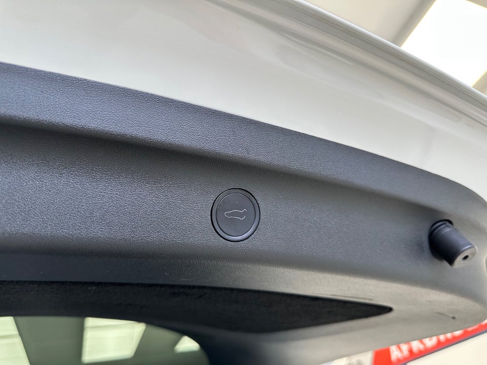 Tesla Model Y Long Range AWD 5d