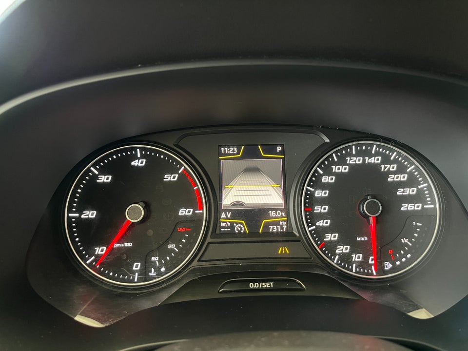 Seat Leon 1,6 TDi 110 Style ST DSG 5d