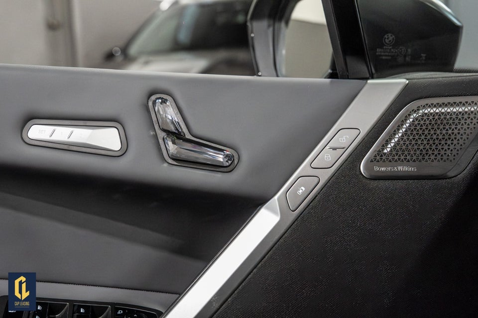 BMW iX xDrive60 Supercharged 5d