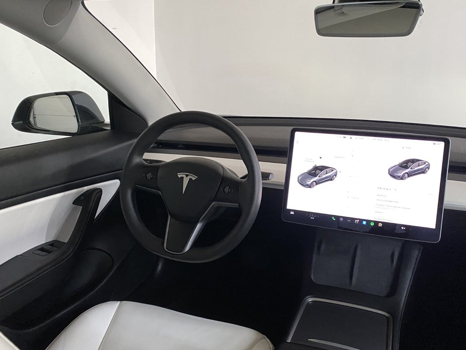 Tesla Model 3 Standard Range+ RWD 4d