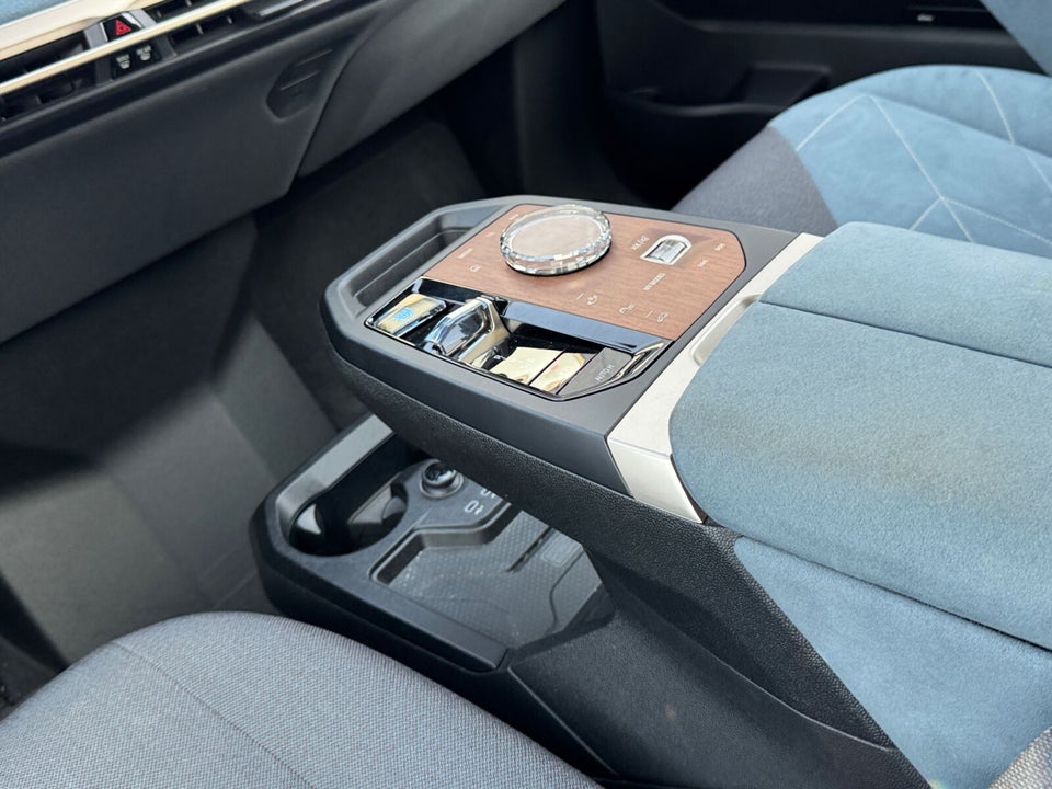 BMW iX xDrive50 Fully Charged 5d