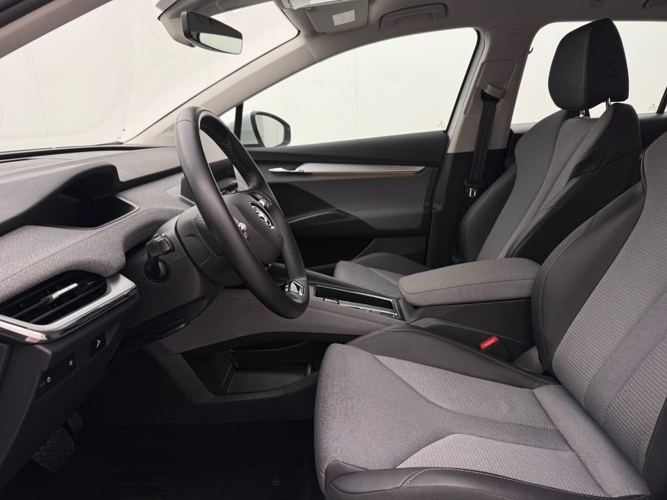 Skoda Enyaq 50 iV Loft 5d