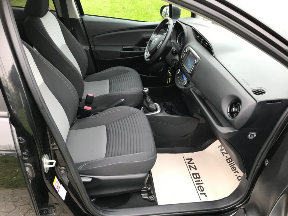 Toyota Yaris 1,0 VVT-i T2 5d