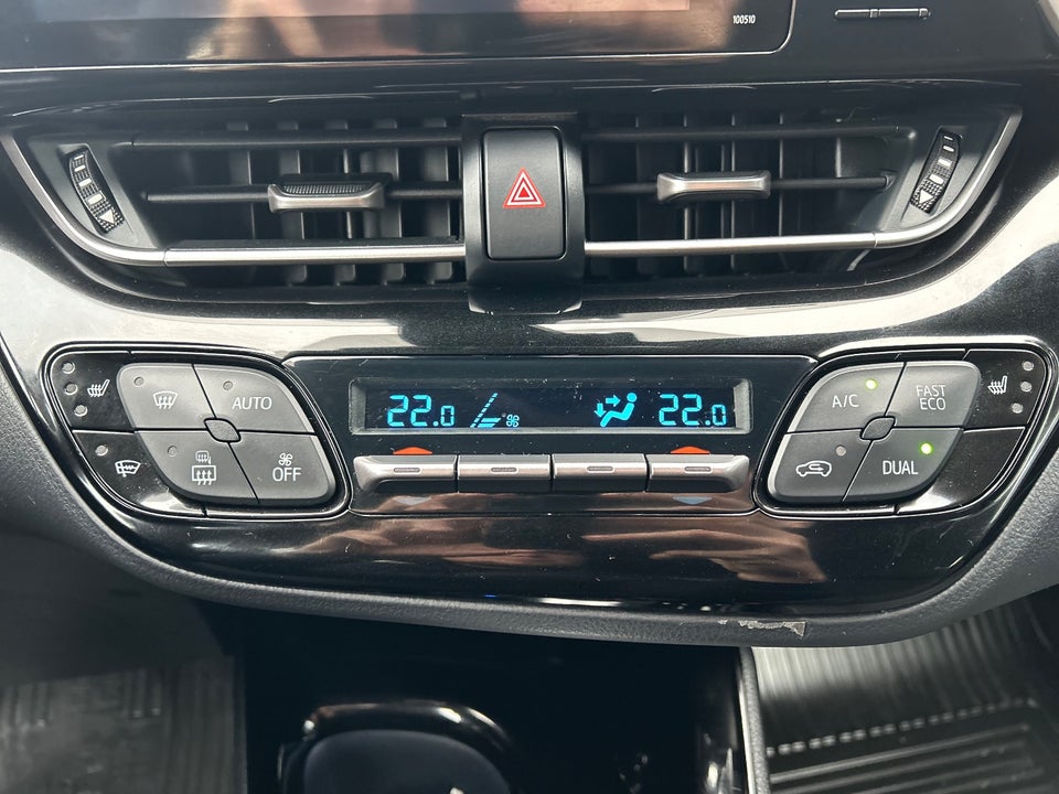 Toyota C-HR 1,8 Hybrid Premium Selected CVT 5d