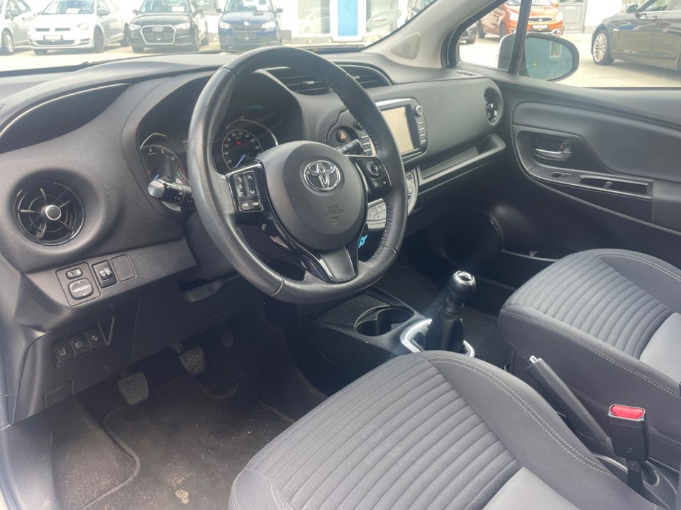 Toyota Yaris 1,0 VVT-i T2 Premium 5d