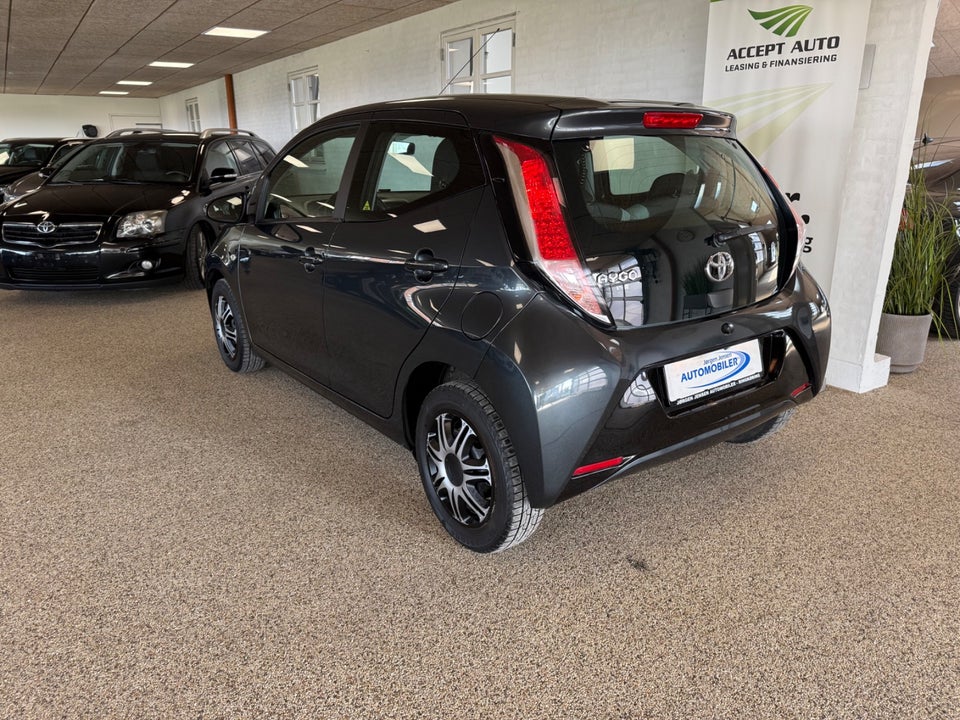 Toyota Aygo 1,0 VVT-i x-play 5d
